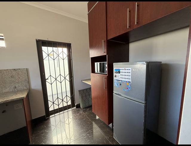 4 BEDROOM HOUSE FOR SALE IN PARKLANDS NORTH